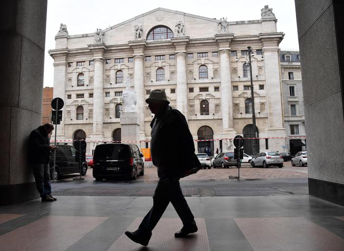 Borsa: Milano chiude in rosso (-2,2%)