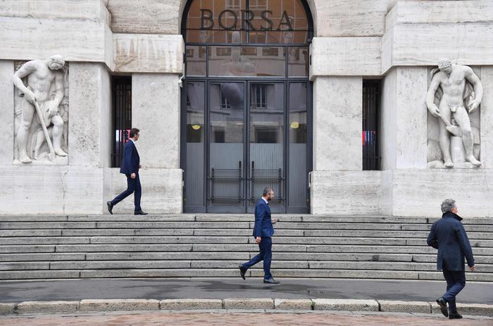 Borsa: Milano quasi azzera perdite (-0,04%), pesante Bper