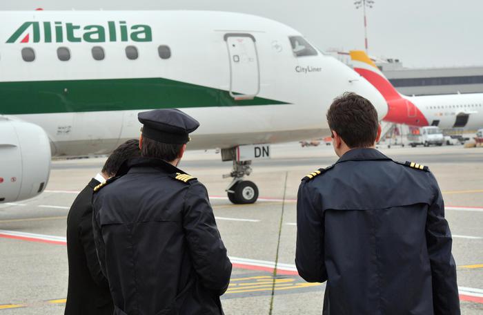 Alitalia: Draghi incontra ministri, prima riunione su dossier