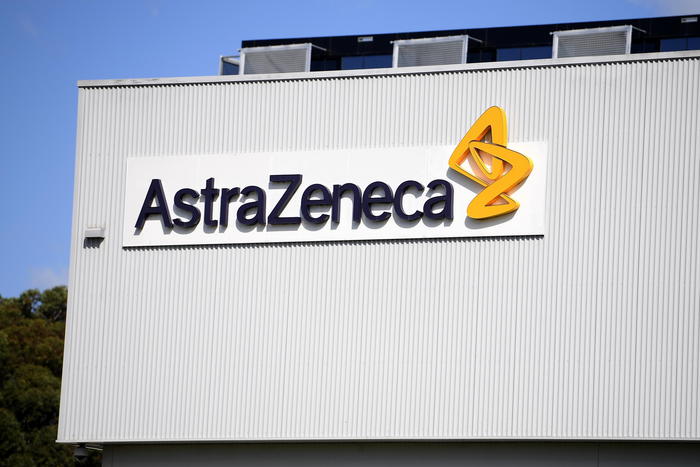 Covid: AstraZeneca raddoppia utili nel primo trimestre