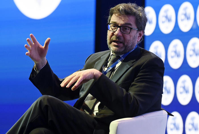 Pnrr: Giorgetti, incentivi imprese su elettronica innovativa