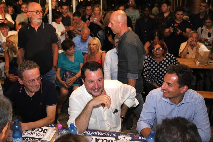 Salvini in bici alla festa della Lega in Romagna