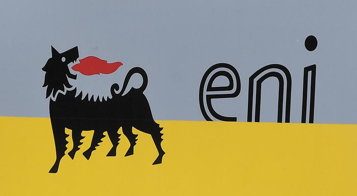 Eni: tonfo in Borsa per tassa extraprofitti più cara