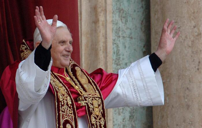 Ratzinger Papa emerito, la coabitazione col successore