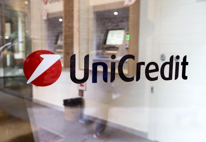 Unicredit: chiude con rally in Borsa dopo conti, +12%